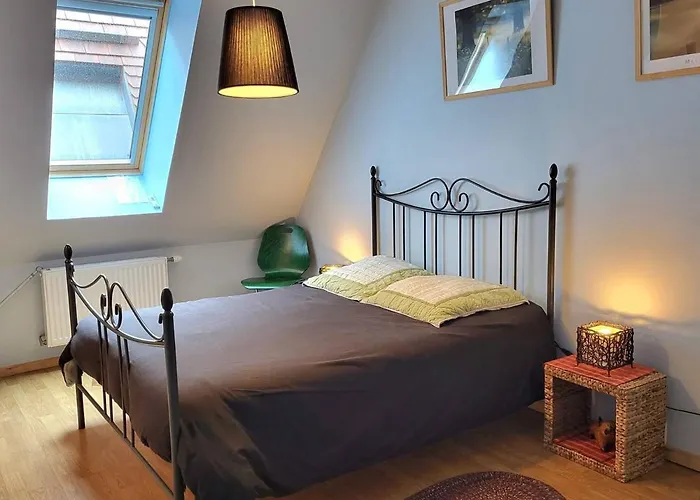 2 Pieces Avec Piscine Et Parking Prive, Proche Plage, - Fr-1-465-26 * Merville-Franceville-Plage