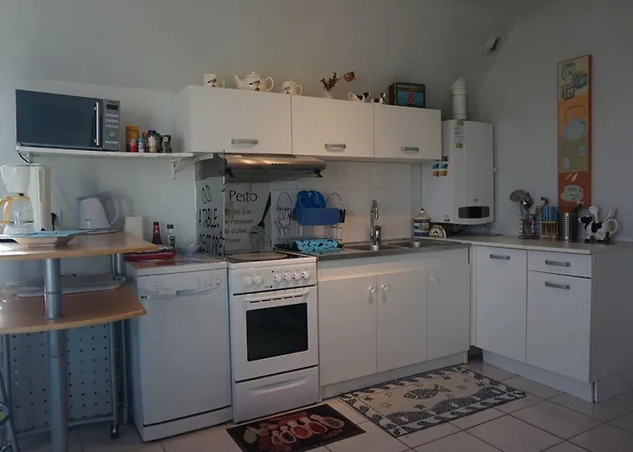 2 Pieces Avec Piscine Et Parking Prive, Proche Plage, - Fr-1-465-26 Merville-Franceville-Plage